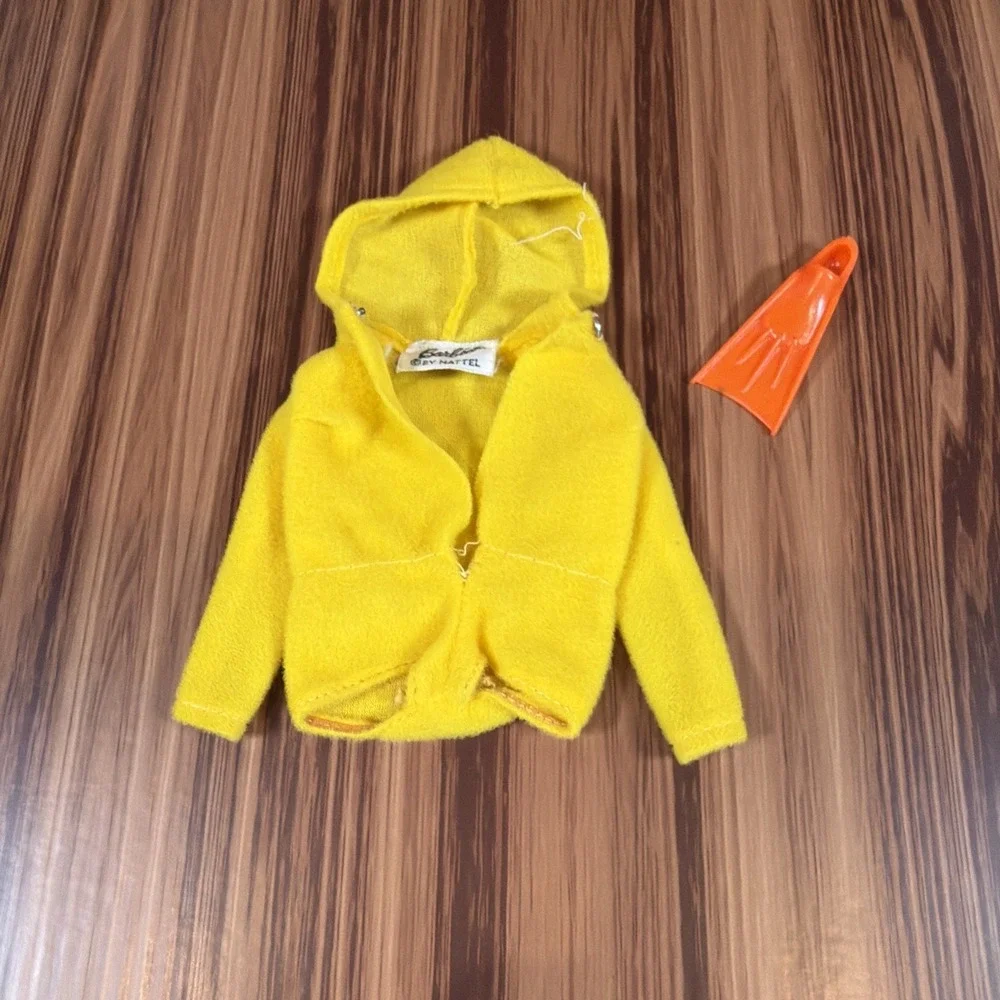 Vintage Barbie Scuba Do's #1788 Yellow Jacket Hood & 1 Flipper 1970 Mattel
